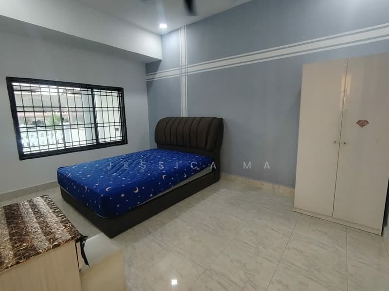 1-storey Terraced House for Rent in Taman Johor Jaya (Johor Bahru) - Jessica Ma - Bedroom - PropertyGuru.com.my