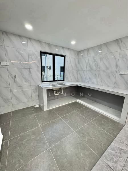 Rumah Teres 2 Tingkat untuk Dijual di Bandar Baru Permas Jaya - Wil Mong - Kitchen - PropertyGuru.com.my