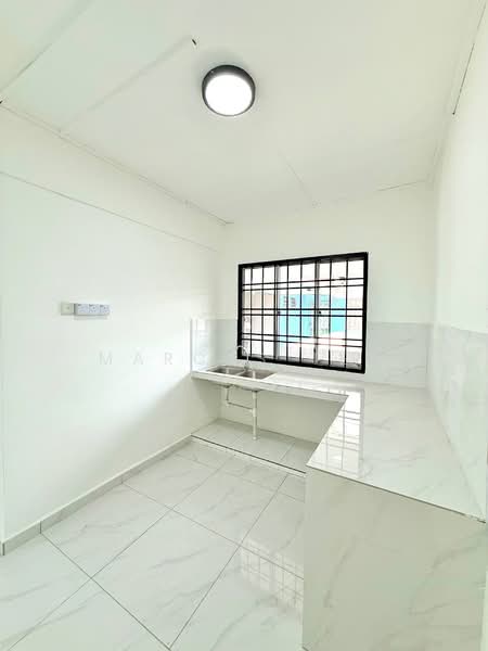 Rumah Flat untuk Dijual di Flat Taman Rinting - Marcus Tey - Kitchen - PropertyGuru.com.my