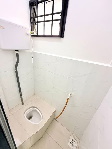 Rumah Flat untuk Dijual di Flat Taman Rinting - Marcus Tey - Bathroom - PropertyGuru.com.my