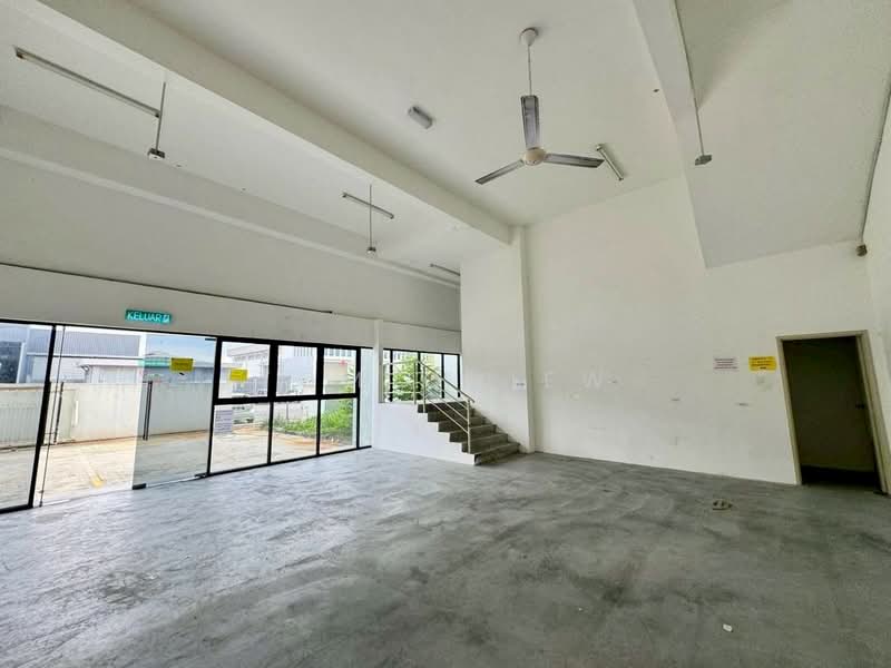 Semi-D Factory for Rent in Taman Desa Cemerlang (Ulu Tiram) - Tom Chiew - Entrance - PropertyGuru.com.my