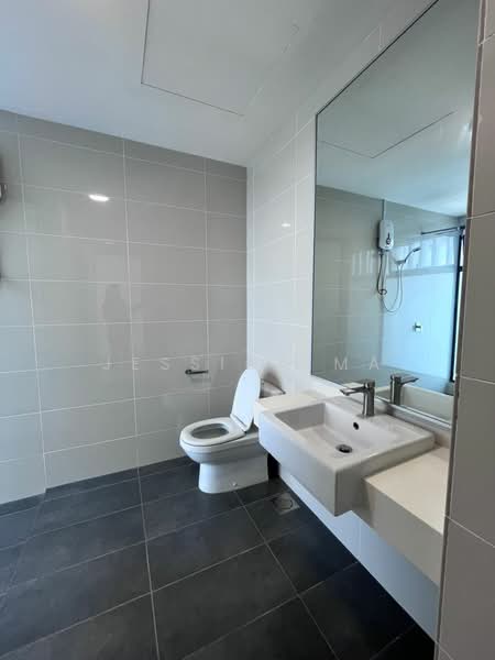 Servis Apartment untuk Disewa di Southkey Mosaic - Jessica Ma - Bathroom - PropertyGuru.com.my