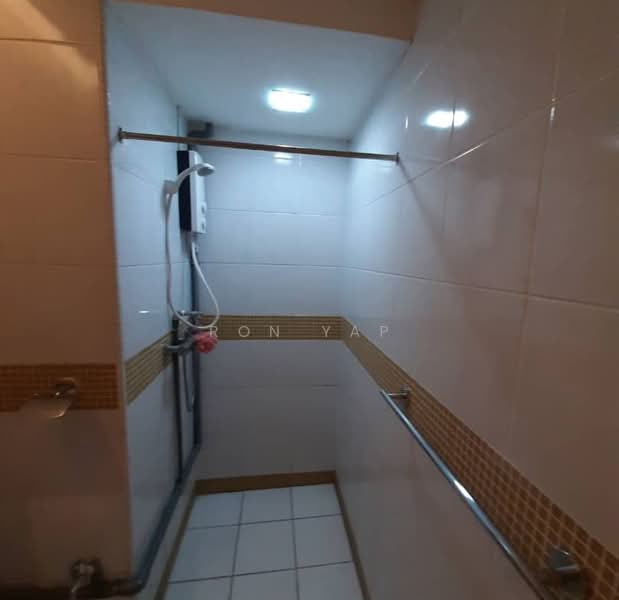 Servis Apartment untuk Disewa di i-Zen @ Kiara 1 - Ron Yap - Bathroom - PropertyGuru.com.my