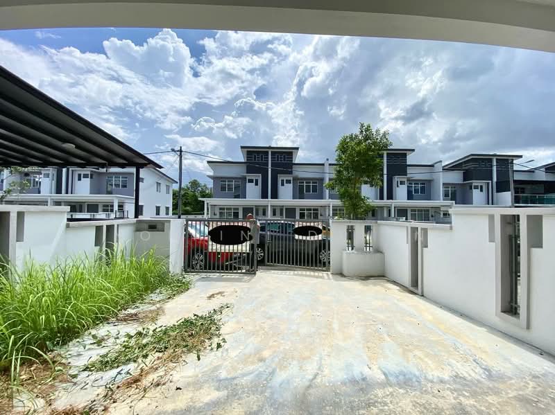 Rumah Teres 2 Tingkat untuk Dijual di Semenyih (Selangor) - Noraini Dahan - Exterior - PropertyGuru.com.my