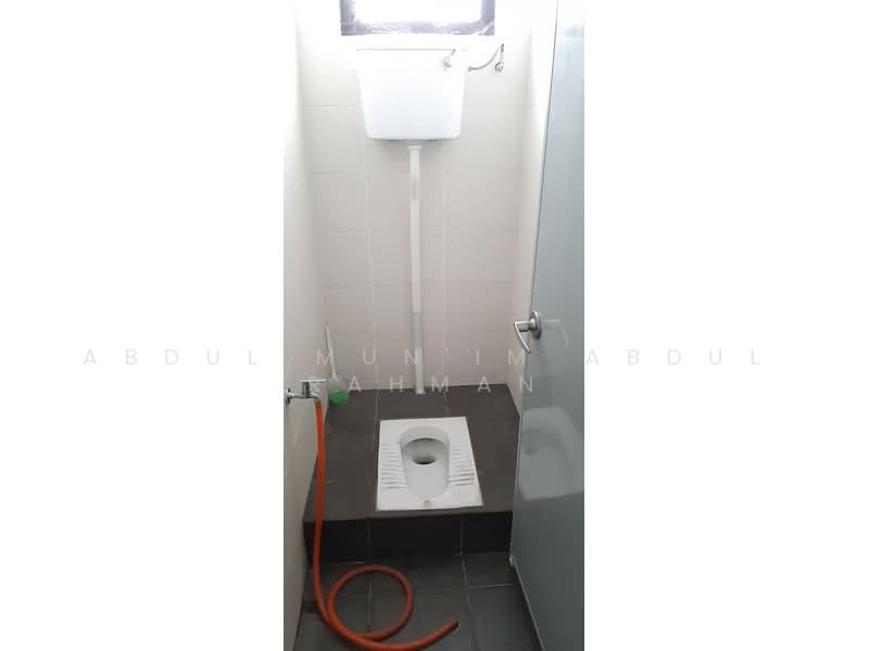 Shop / Office for Rent in Puchong (Selangor) - Abdul Mun'im Abdul Rahman - Bathroom - PropertyGuru.com.my