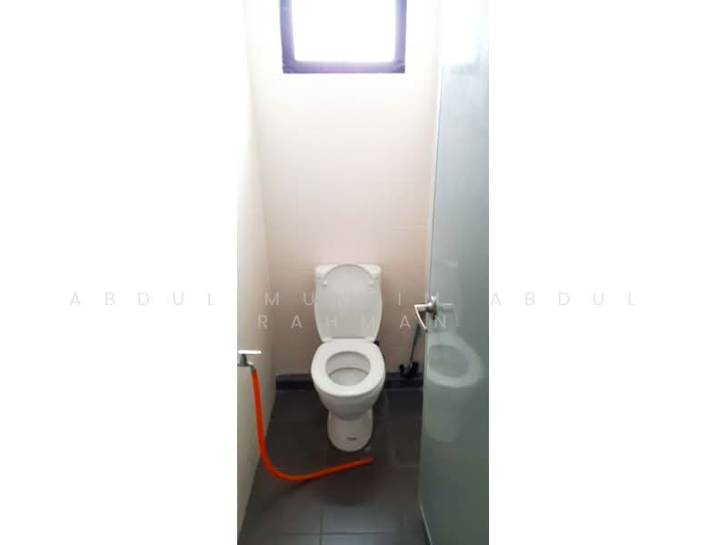 Shop / Office for Rent in Puchong (Selangor) - Abdul Mun'im Abdul Rahman - Bathroom - PropertyGuru.com.my