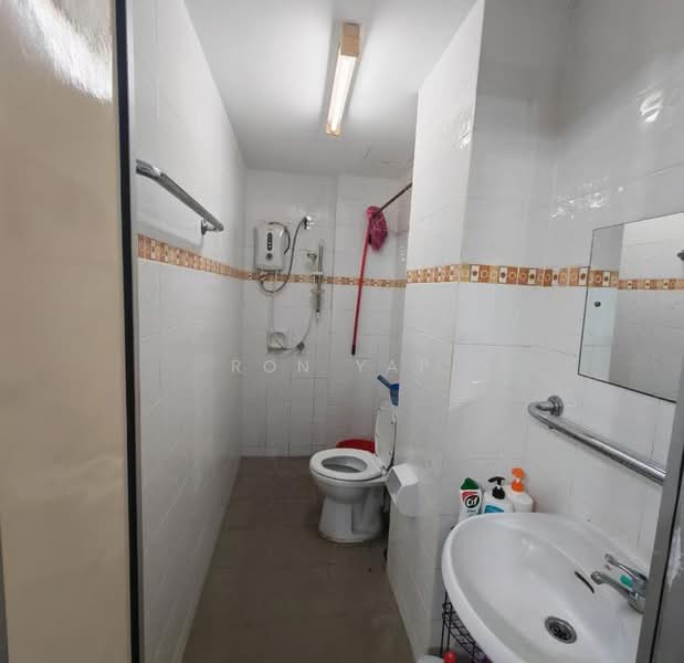 Pangsapuri untuk Dijual di Perdana Puri - Ron Yap - Bathroom - PropertyGuru.com.my