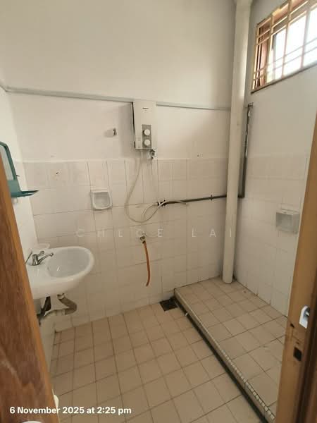 Rumah Teres 2 Tingkat untuk Dijual di Taman Puteri Wangsa (Ulu Tiram) - Chloe Lai - Bathroom - PropertyGuru.com.my