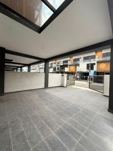 Rumah Teres 3 Tingkat untuk Dijual di Bandar Putra (Kulai) - Danny See - Exterior - PropertyGuru.com.my