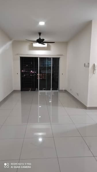 Kondominium untuk Dijual di Parkhill Residence - Jackie Lee - Living Room - PropertyGuru.com.my