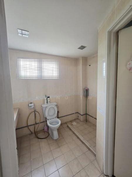 Rumah Teres 2-Tingkat untuk Dijual di Taman Megah Kepong (Kepong) - Kiing TW - Bathroom - PropertyGuru.com.my