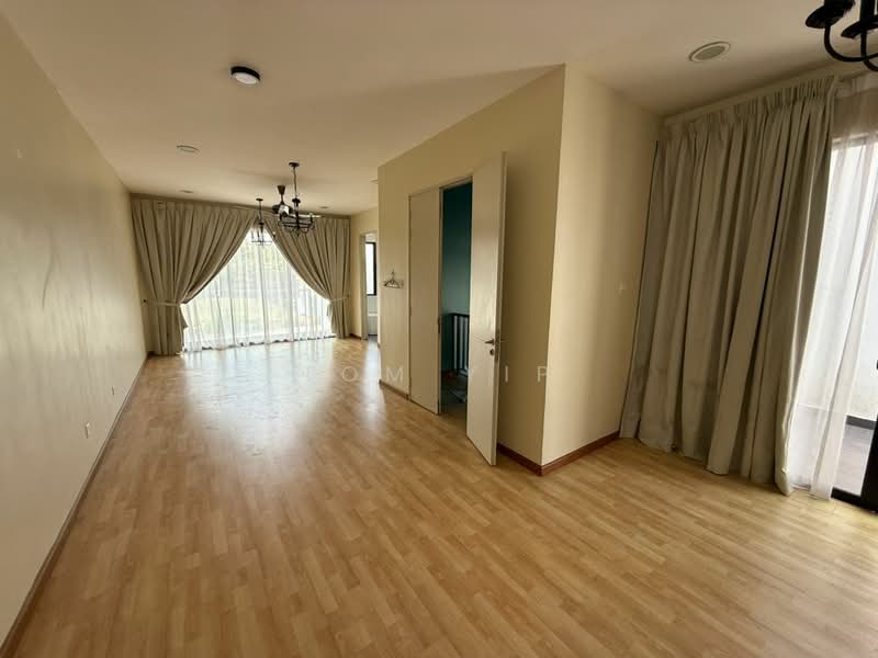 3-storey Terraced House for Rent in Rawang (Selangor) - Tom Yip - Living Room - PropertyGuru.com.my