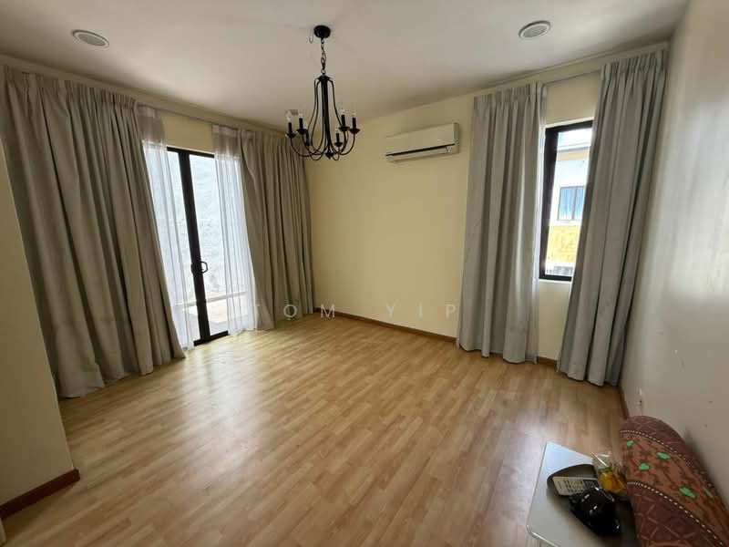 3-storey Terraced House for Rent in Rawang (Selangor) - Tom Yip - Living Room - PropertyGuru.com.my