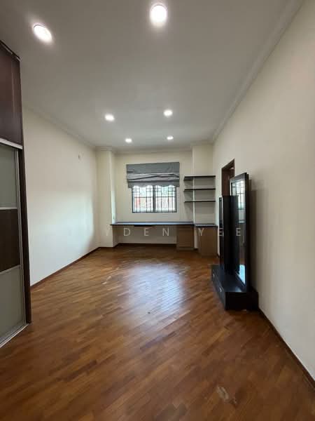 2-storey Terraced House for Sale in Jalan Klang Lama (Old Klang Road) (Kuala Lumpur) - Jayden Yee - Study - PropertyGuru.com.my