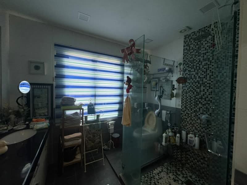 Residential Land for Sale in Kota Damansara (Selangor) - JH Tee - Bathroom - PropertyGuru.com.my