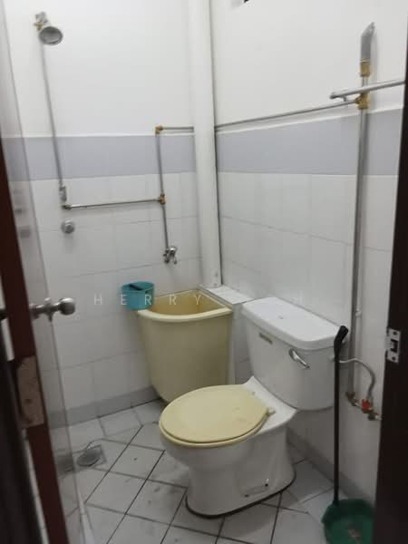 Rumah Teres 2 Tingkat untuk Dijual di Permas Jaya (Johor) - Herry Goh - Bathroom - PropertyGuru.com.my