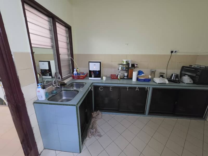 2-storey Terraced House for Sale in Taman Pasir Putih (Pasir Gudang) - Terence Tan - Kitchen - PropertyGuru.com.my