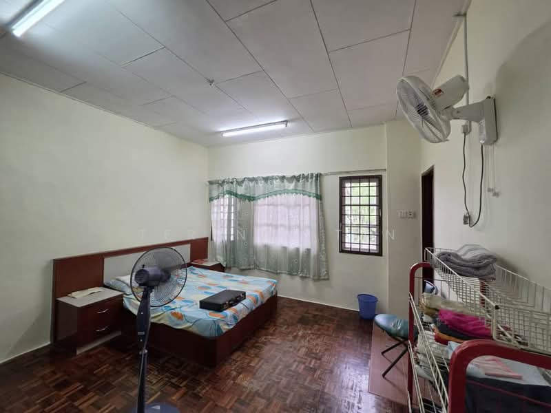 2-storey Terraced House for Sale in Taman Pasir Putih (Pasir Gudang) - Terence Tan - Bedroom - PropertyGuru.com.my