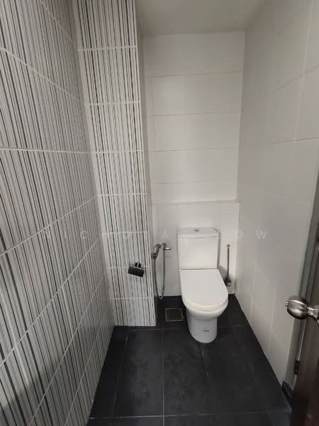 Service Residence for Rent at V@SUMMERPLACE - Nicholas Low - Bathroom - PropertyGuru.com.my