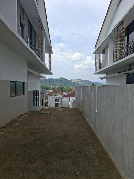 Rumah Berkembar untuk Dijual di Seremban (Negeri Sembilan) - Jeevs Jeeva - Exterior - PropertyGuru.com.my