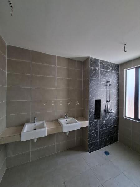 Rumah Berkembar untuk Dijual di Seremban (Negeri Sembilan) - Jeevs Jeeva - Bathroom - PropertyGuru.com.my