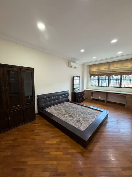 2-storey Terraced House for Sale in Jalan Klang Lama (Old Klang Road) (Kuala Lumpur) - Jayden Yee - Bedroom - PropertyGuru.com.my