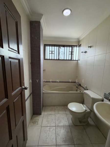 2-storey Terraced House for Sale in Jalan Klang Lama (Old Klang Road) (Kuala Lumpur) - Jayden Yee - Bathroom - PropertyGuru.com.my