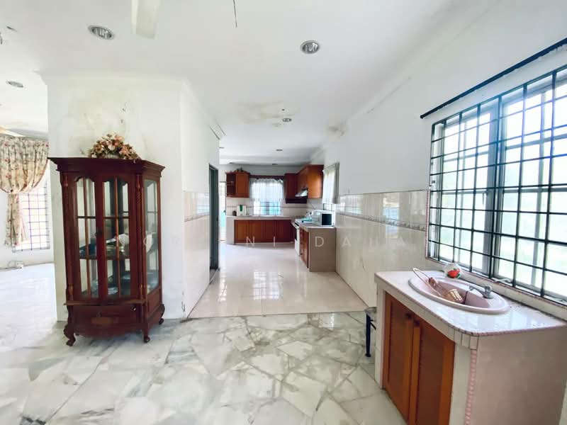 Bungalow for Sale in Sepang (Selangor) - Noraini Dahan - Kitchen - PropertyGuru.com.my