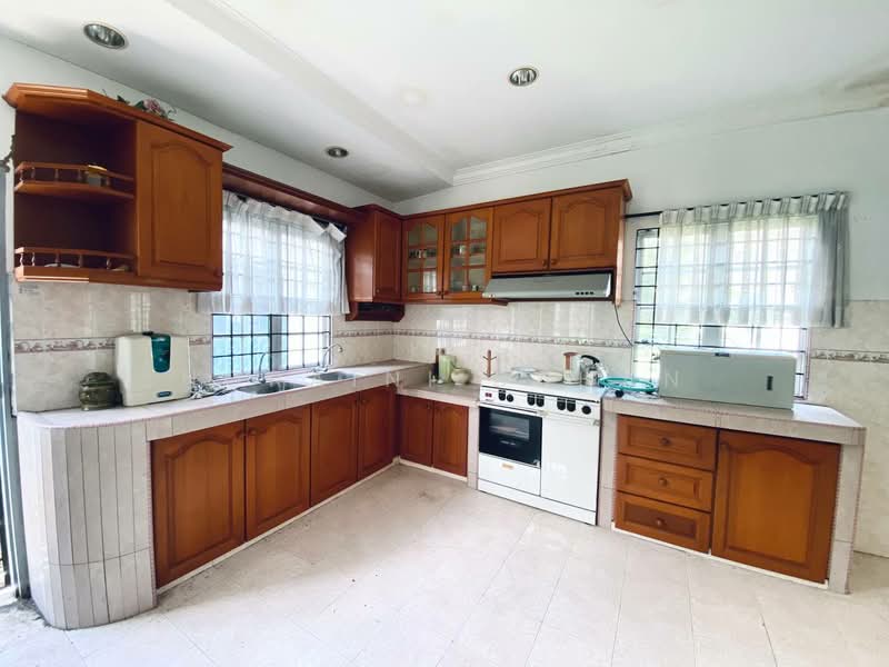 Bungalow for Sale in Sepang (Selangor) - Noraini Dahan - Kitchen - PropertyGuru.com.my