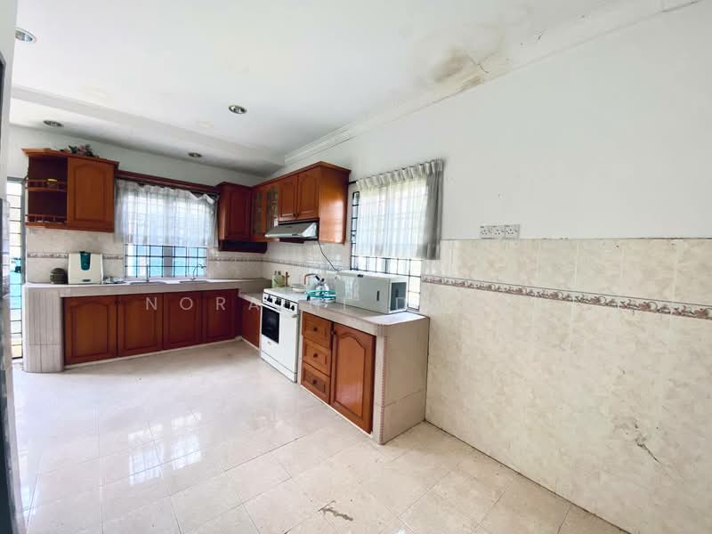 Bungalow for Sale in Sepang (Selangor) - Noraini Dahan - Kitchen - PropertyGuru.com.my