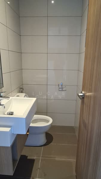 Condominium for Sale at Avara - Lucas Chan - Bathroom - PropertyGuru.com.my