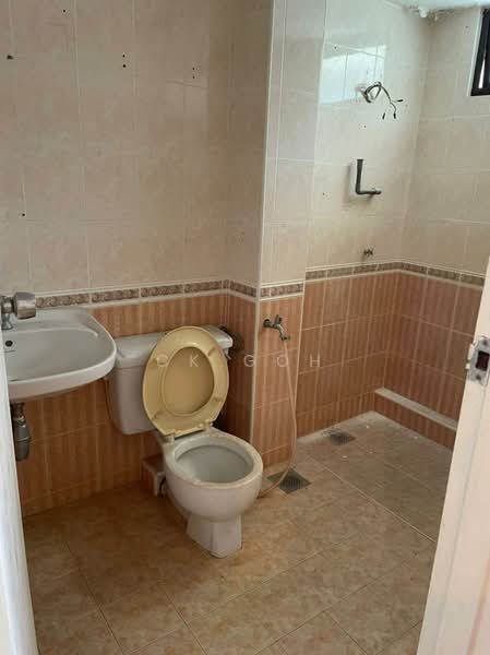 Rumah Teres 2 Tingkat untuk Disewa di Sungai Ara (Penang) - CK Goh - Bathroom - PropertyGuru.com.my