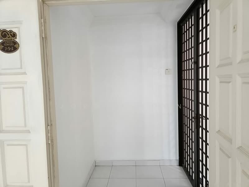 Kondominium untuk Dijual di Twin Towers - Jordan Voon - Entrance - PropertyGuru.com.my
