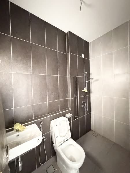 Rumah Teres untuk Dijual di Bandar Kinrara Seksyen 8 (Bandar Kinrara) - CK Yee - Bathroom - PropertyGuru.com.my