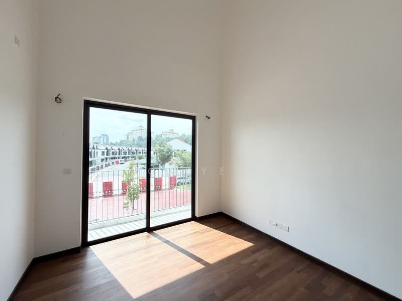 Rumah Teres untuk Dijual di Bandar Kinrara Seksyen 8 (Bandar Kinrara) - CK Yee - Balcony - PropertyGuru.com.my