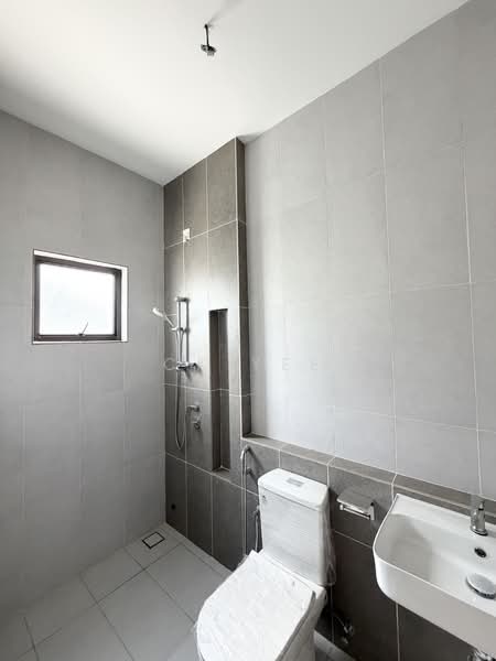 Rumah Teres untuk Dijual di Bandar Kinrara Seksyen 8 (Bandar Kinrara) - CK Yee - Bathroom - PropertyGuru.com.my