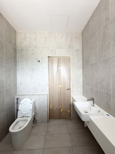 Rumah Teres untuk Dijual di Bandar Kinrara Seksyen 8 (Bandar Kinrara) - CK Yee - Bathroom - PropertyGuru.com.my