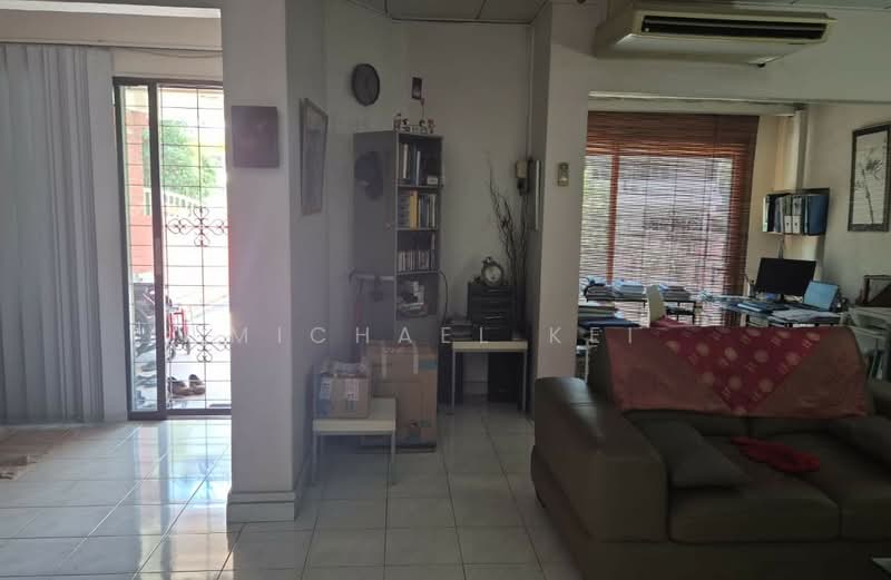 Rumah Teres 2 Tingkat untuk Dijual di Taman Bukit Desa (Taman Desa) - Michael Kei - Living Room - PropertyGuru.com.my