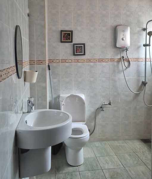 Rumah Teres 2 Tingkat untuk Dijual di Taman Bukit Desa (Taman Desa) - Michael Kei - Bathroom - PropertyGuru.com.my