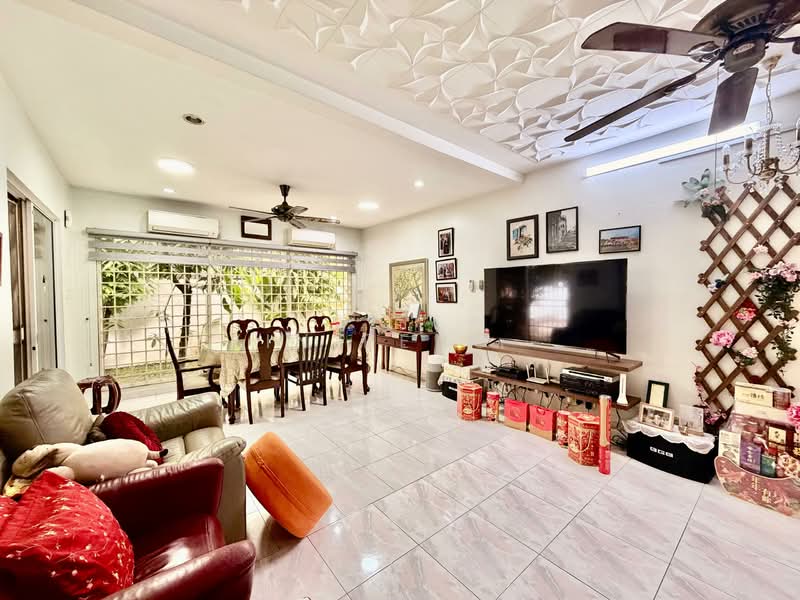 Bungalow for Rent in Taman Tun Dr Ismail (Kuala Lumpur) - Yin Peng . - Living Room - PropertyGuru.com.my