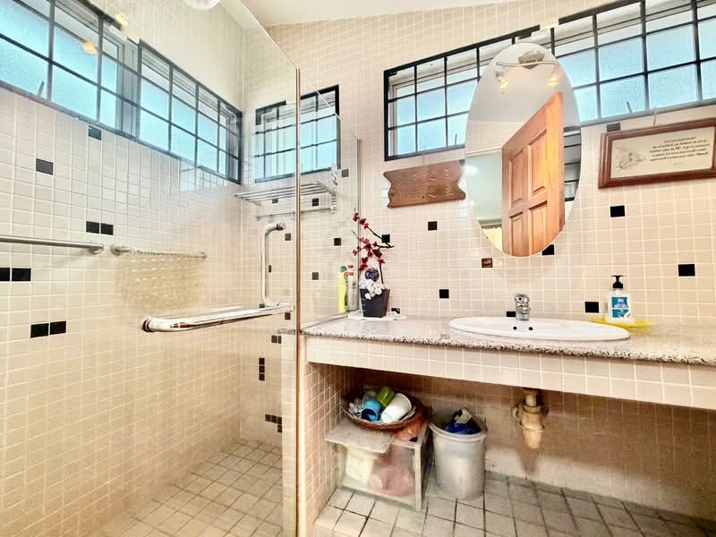 Bungalow for Rent in Taman Tun Dr Ismail (Kuala Lumpur) - Yin Peng . - Bathroom - PropertyGuru.com.my