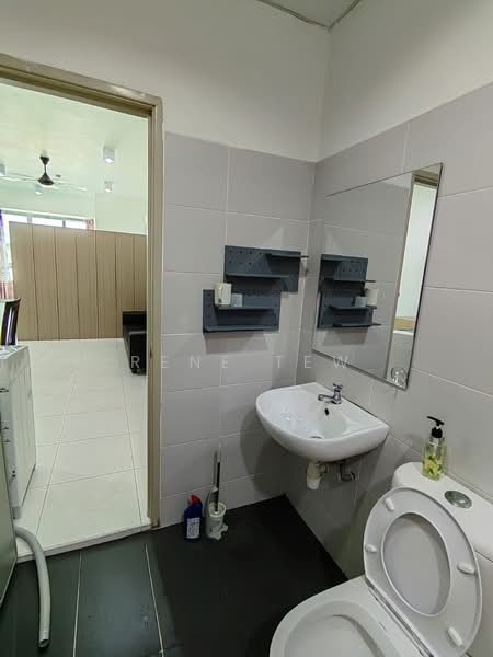 Servis Apartment untuk Dijual di Akademik Suite - Rene Tew - Bathroom - PropertyGuru.com.my