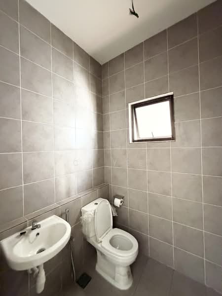 Rumah Teres untuk Dijual di Bandar Kinrara (Selangor) - CK Yee - Bathroom - PropertyGuru.com.my