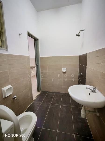 Semi-Detached House for Rent in Klang (Selangor) - Veni Foo Yoke Fuang - Bathroom - PropertyGuru.com.my
