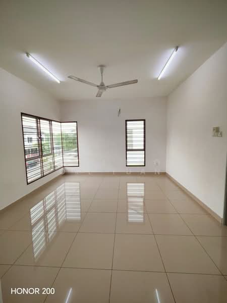Semi-Detached House for Rent in Klang (Selangor) - Veni Foo Yoke Fuang - Living Room - PropertyGuru.com.my