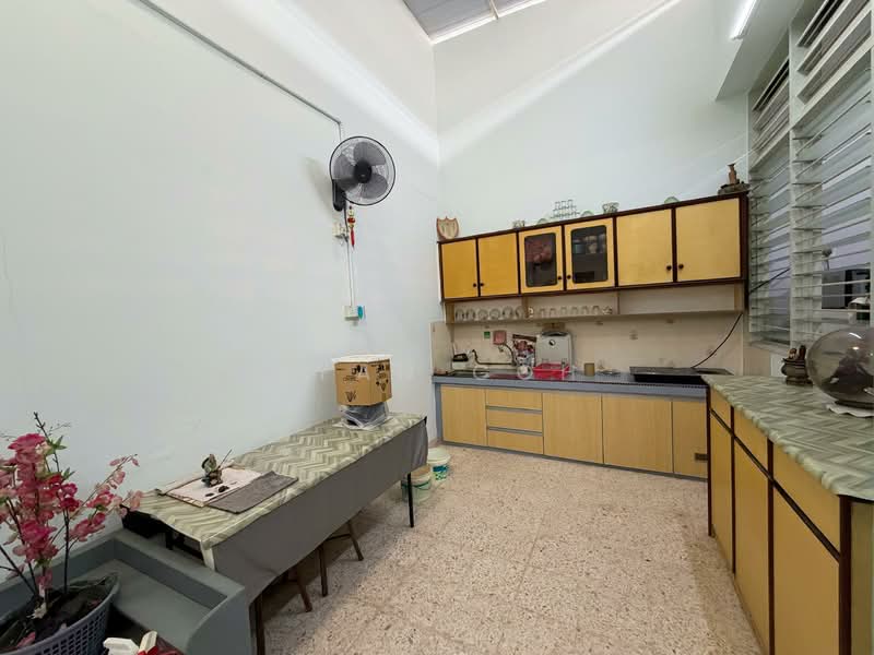 Rumah Berkembar untuk Dijual di Taman Jelutong (Jelutong) - Qyan Goh - Kitchen - PropertyGuru.com.my