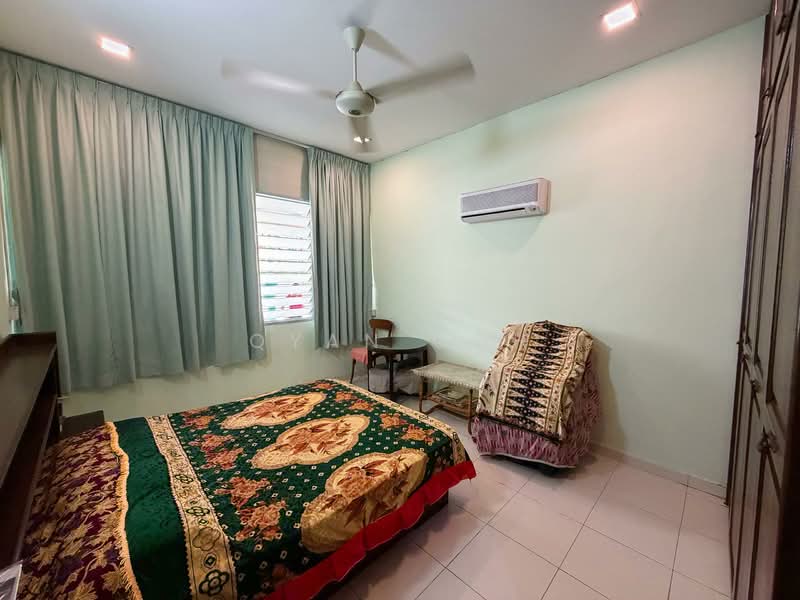 Rumah Berkembar untuk Dijual di Taman Jelutong (Jelutong) - Qyan Goh - Bedroom - PropertyGuru.com.my