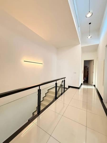 Rumah Kluster untuk Dijual di Setia Tropika (Johor Bahru) - Johnson Tan - Corridor - PropertyGuru.com.my