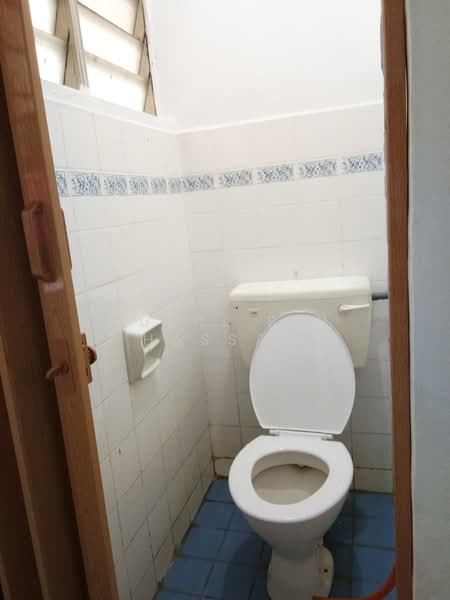 Flat for Sale at Pendekar - Husri Bin Hassan - Bathroom - PropertyGuru.com.my