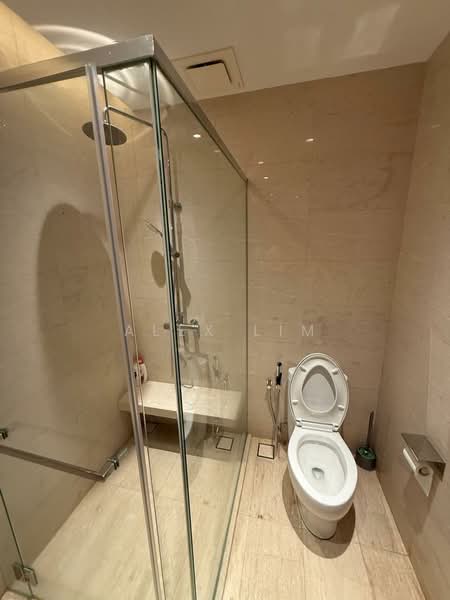 Servis Apartment untuk Disewa di Marriott Residence @ Gurney - Alex Lim - Bathroom - PropertyGuru.com.my